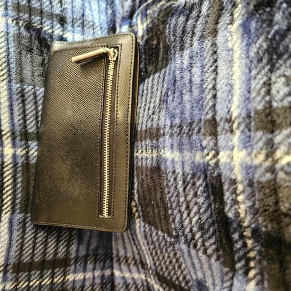 Black Kate Spade wallet - Picture 2 of 14